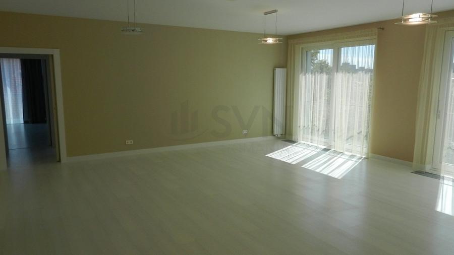 Apartament cu 4 camere decomandat, mobilat în Aviatorilor