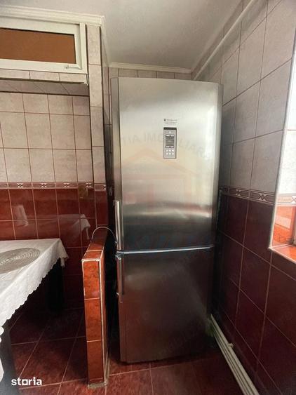 Apartament cu 2 camere decomandat în Micro 21