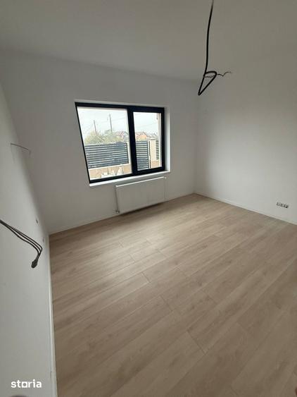 Casă cu 4 camere cu Teren 400 Mp în Ciorogârla