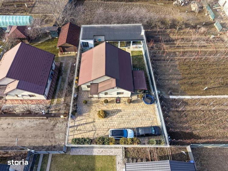 Casă cu 4 camere în Lilieci