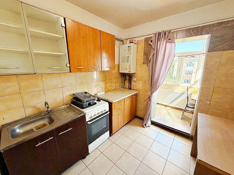 Apartament cu 3 camere decomandat în Alexandru cel Bun