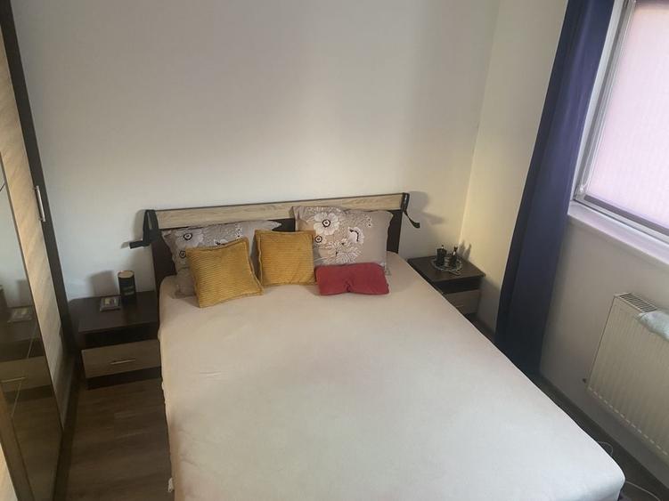 Apartament cu 3 camere decomandat în Sud
