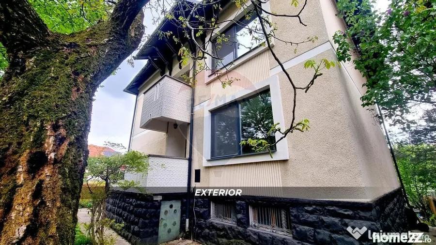 Casă cu 7 camere cu Teren 460 Mp în Traian
