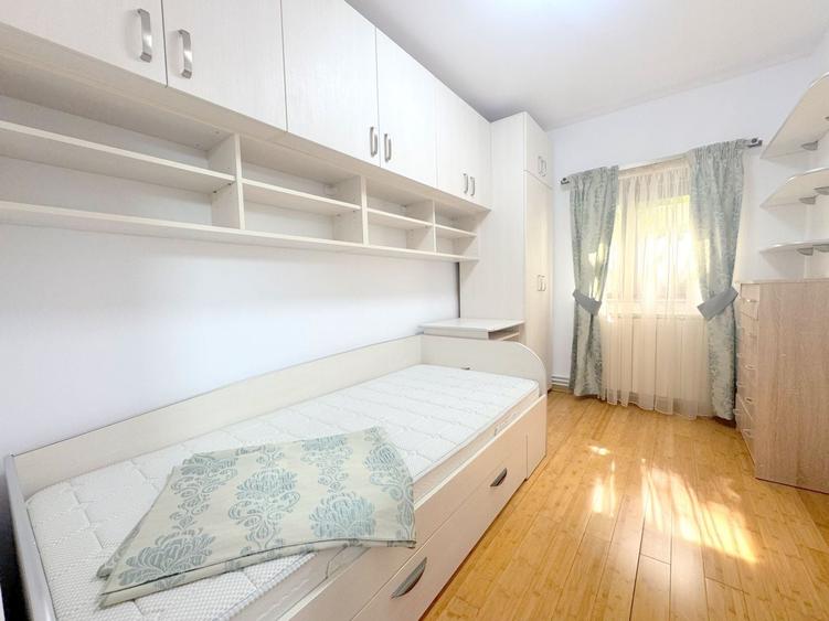 Apartament cu 3 camere decomandat, mobilat în Soarelui