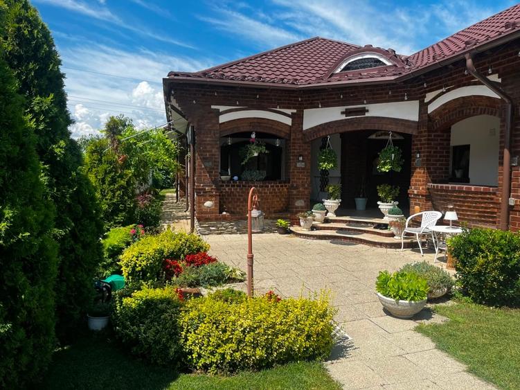 Casă individuală cu 5 camere cu Canalizare în Mogoșești