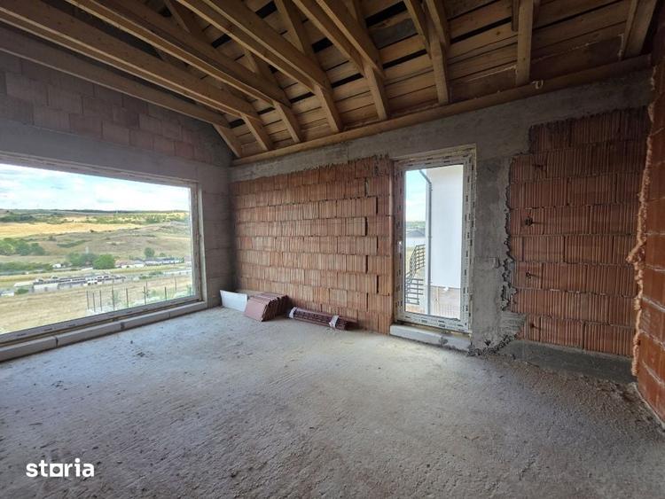 Casă cu 4 camere cu Teren 586 Mp în Baciu