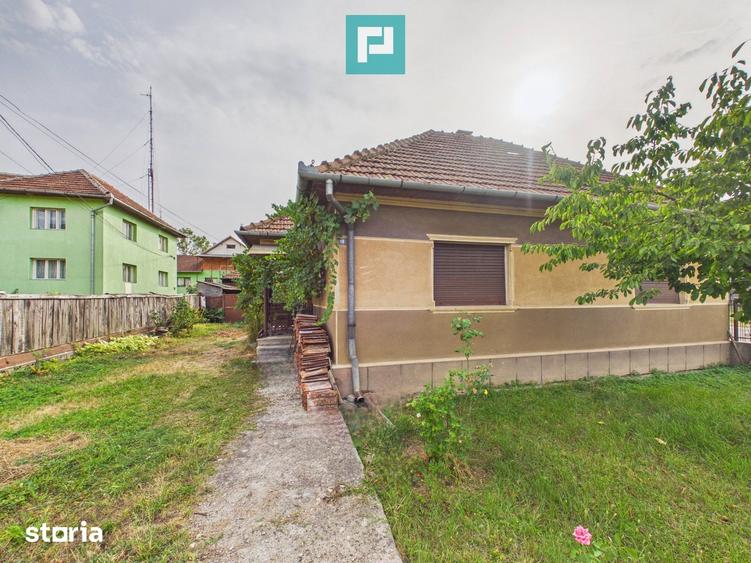 Casă cu 4 camere cu Canalizare în Gurahonț