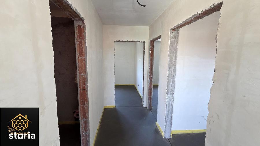 Casă cu 5 camere cu Teren 310 Mp în Malu Mare