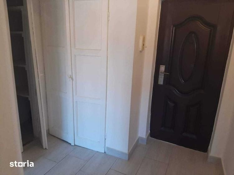 Garsonieră decomandată în Traian