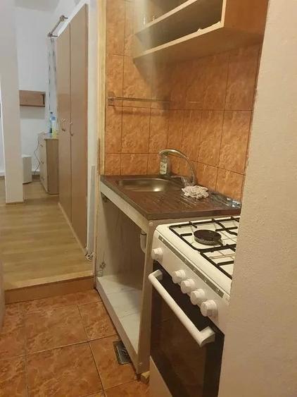 Garsonieră decomandată în Ștrand
