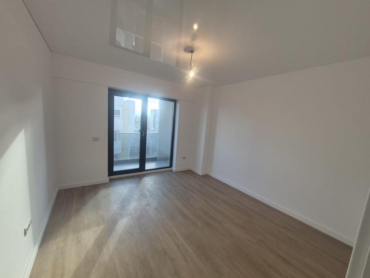 Apartament cu 3 camere decomandat în Nicolina