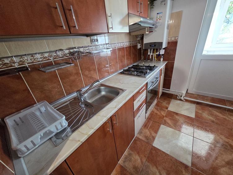 Apartament cu 2 camere decomandat în Nicolina