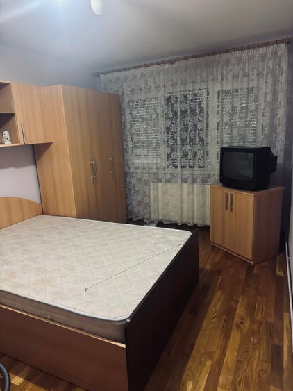 Apartament cu 3 camere decomandat în Șagului