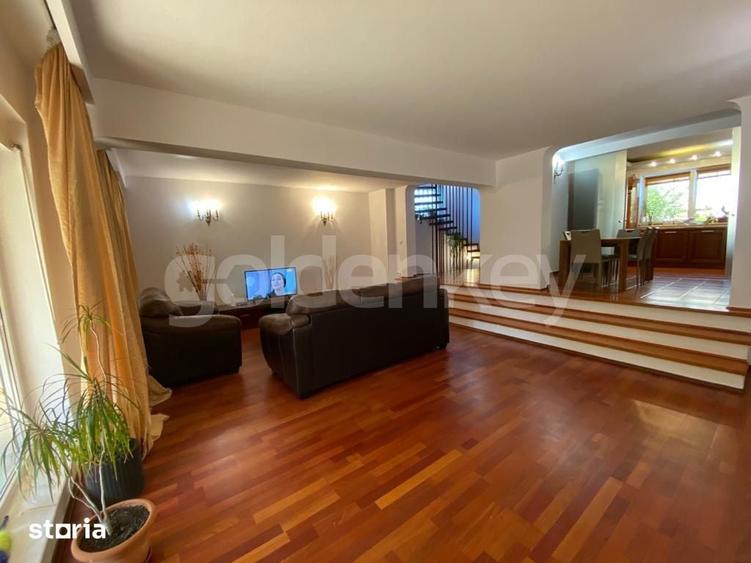 Casă cu 4 camere cu Teren 380 Mp în Central