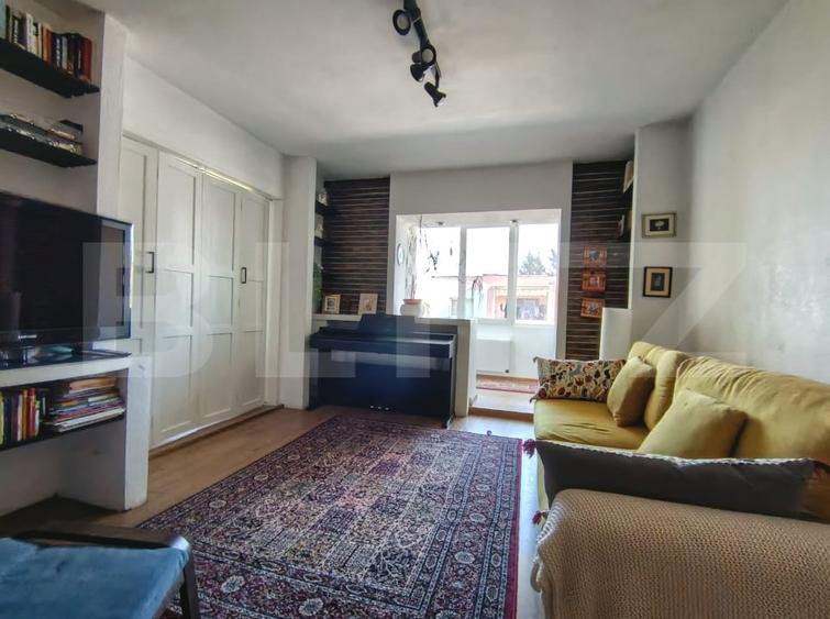 Apartament cu 4 camere semidecomandat, mobilat în Centrul Civic
