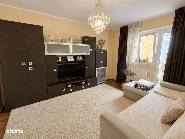 Apartament cu 3 camere semidecomandat în Central