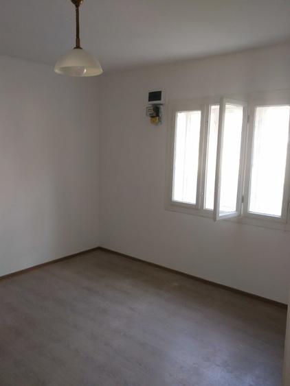 Casă cu 3 camere în Valea Cânepii