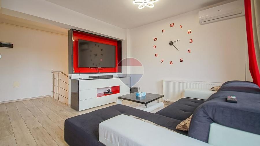 Apartament cu 3 camere decomandat, mobilat în Tractorul