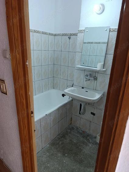 Garsonieră decomandată în Central