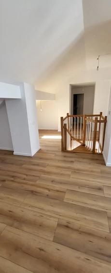Apartament cu 4 camere decomandat în Telegrafului