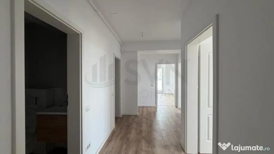 Apartament cu 3 camere decomandat în Sisești