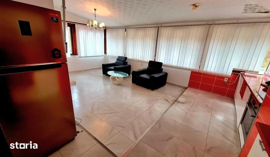 Apartament cu 3 camere în Moneasa