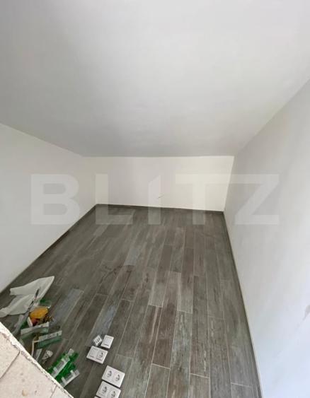 Apartament cu 5 camere decomandat, mobilat în Decebal