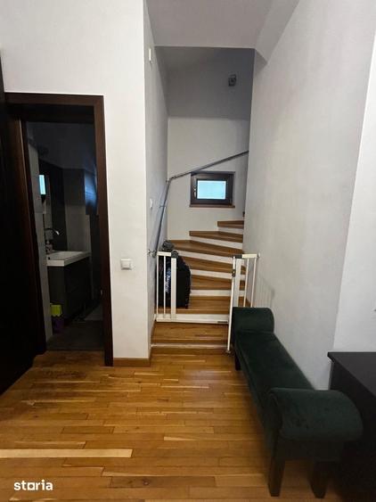 Casă cu 6 camere cu Teren 469 Mp în Băneasa