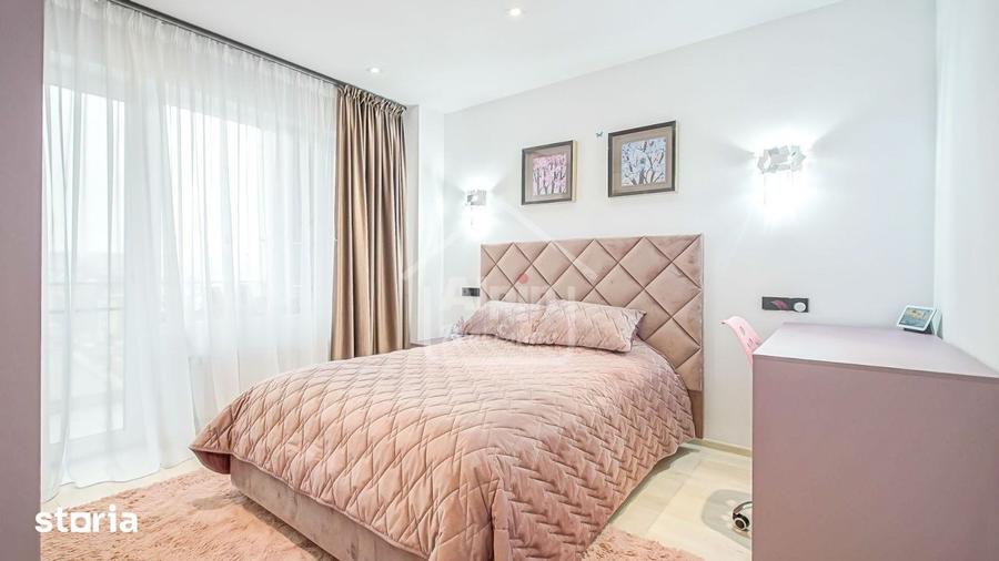 Apartament cu 4 camere decomandat în Tractorul