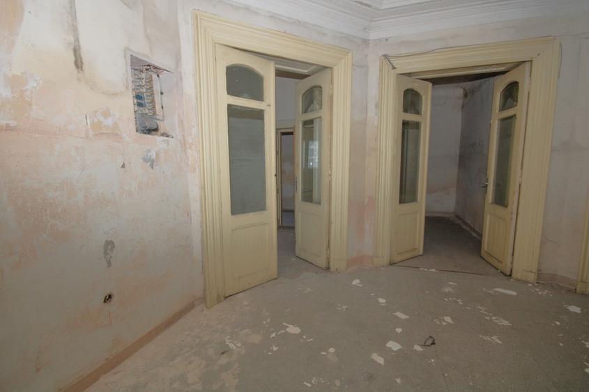 Casă cu 19 camere cu Teren 1725 Mp în Dorobanți
