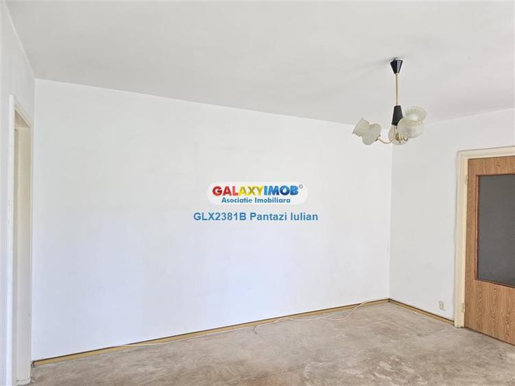 Apartament cu 3 camere semidecomandat în Gorjului
