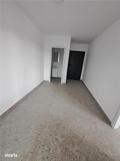 Spațiu comercial, de 460 mp, în Balotești