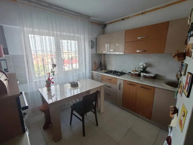 Apartament cu 3 camere decomandat în Ultracentral