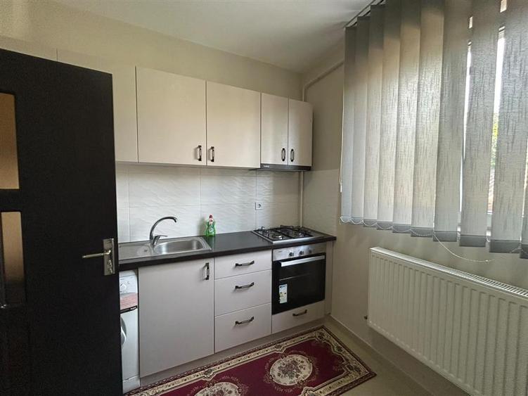 Apartament cu 2 camere decomandat, mobilat în Ipotești