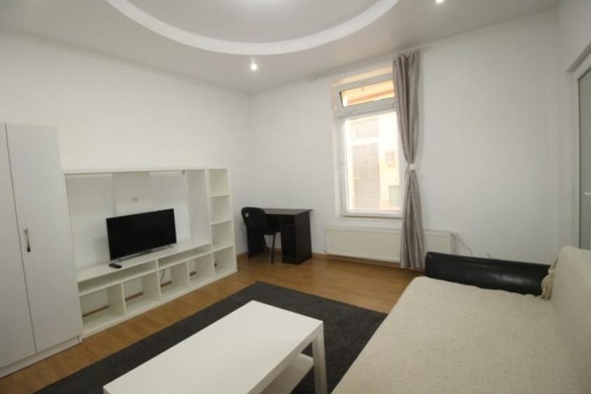 Apartament cu 2 camere decomandat, mobilat în Romană
