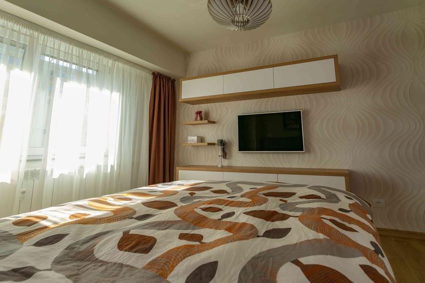 Apartament cu 3 camere decomandat în Victoriei
