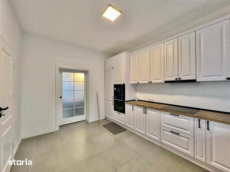 Casă cu 4 camere cu Teren 215 Mp în Central