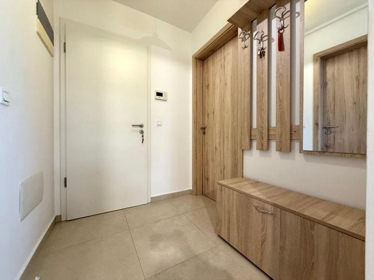 Apartament cu 2 camere, mobilat în Tractorul