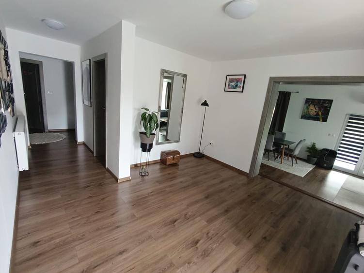 Casă cu 3 camere în Remetea