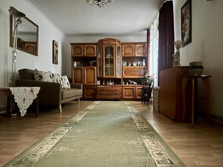 Casă individuală cu 2 camere cu Canalizare în Inel I