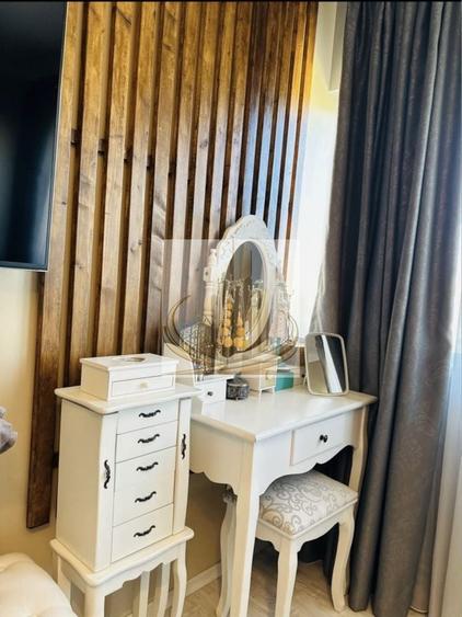 Apartament cu 3 camere decomandat, mobilat în Dâmbovița
