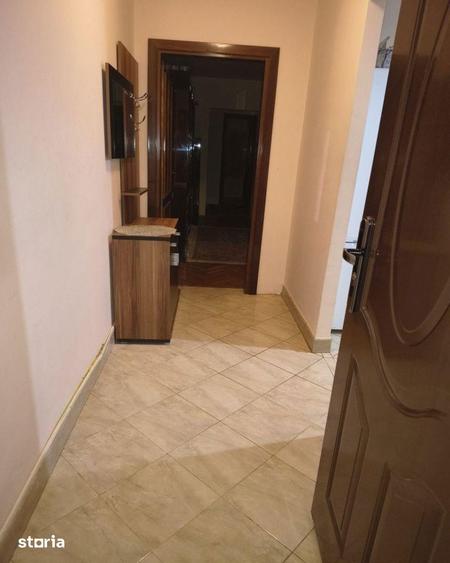 Apartament cu 2 camere semidecomandat, mobilat în Complex Studențesc