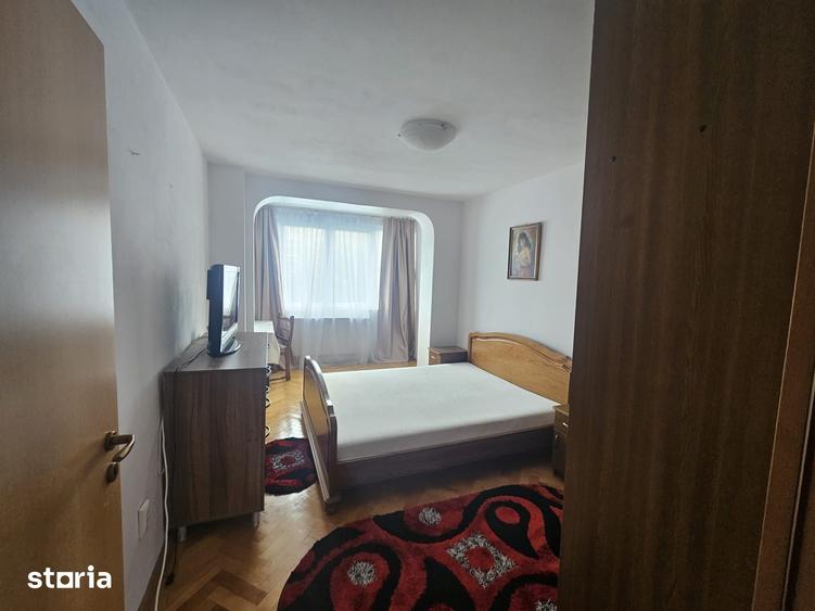 Apartament cu 3 camere decomandat în Centrul Civic
