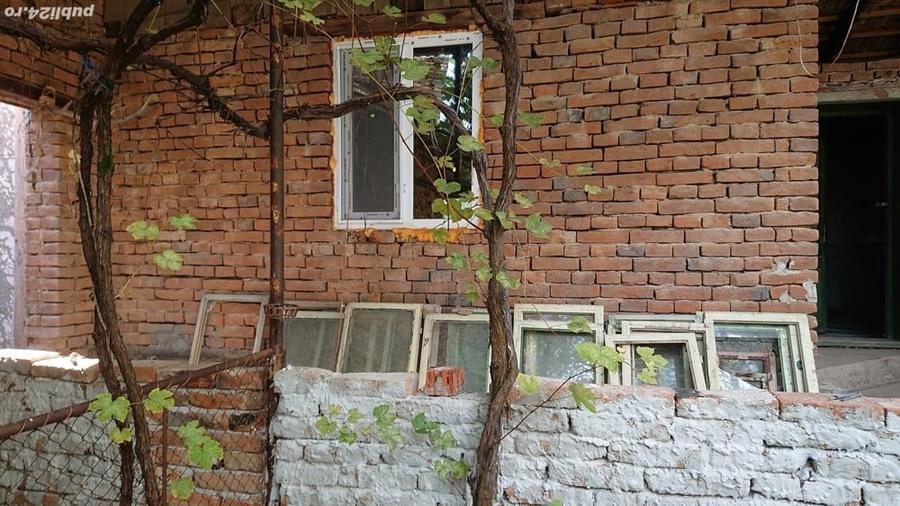 Casă cu 2 camere cu Teren 934 Mp în Tisa