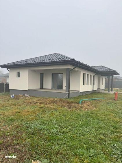 Casa individuala de vanzare 131 mp construiti, teren 6 ari - 14