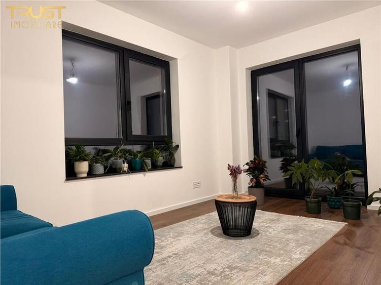 Apartament cu 4 camere semidecomandat în Gară
