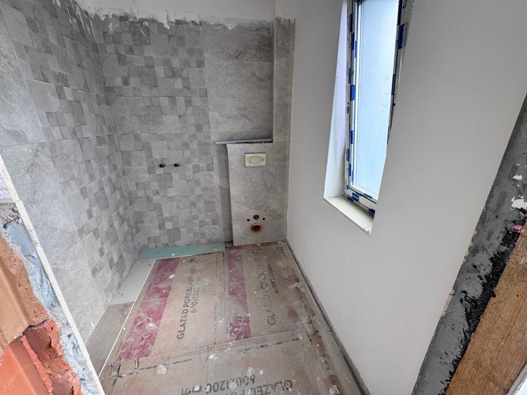 Casă individuală cu 4 camere cu Canalizare în Metalurgiei