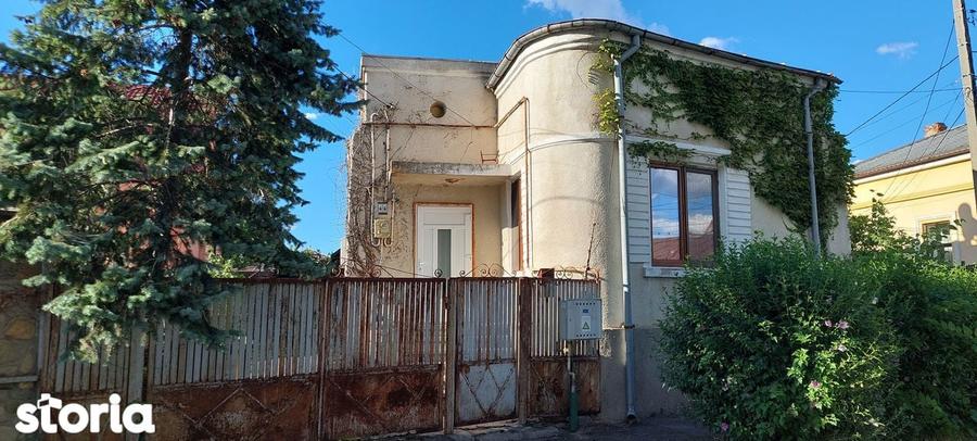Casă cu 4 camere cu Teren 372 Mp în Exterior Vest
