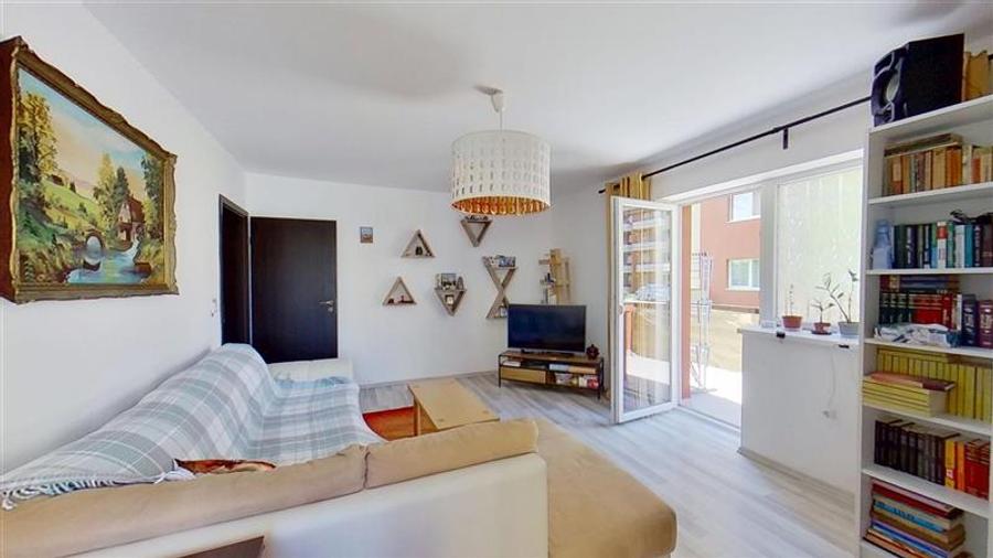 Apartament cu 2 camere decomandat, mobilat în Exterior Est
