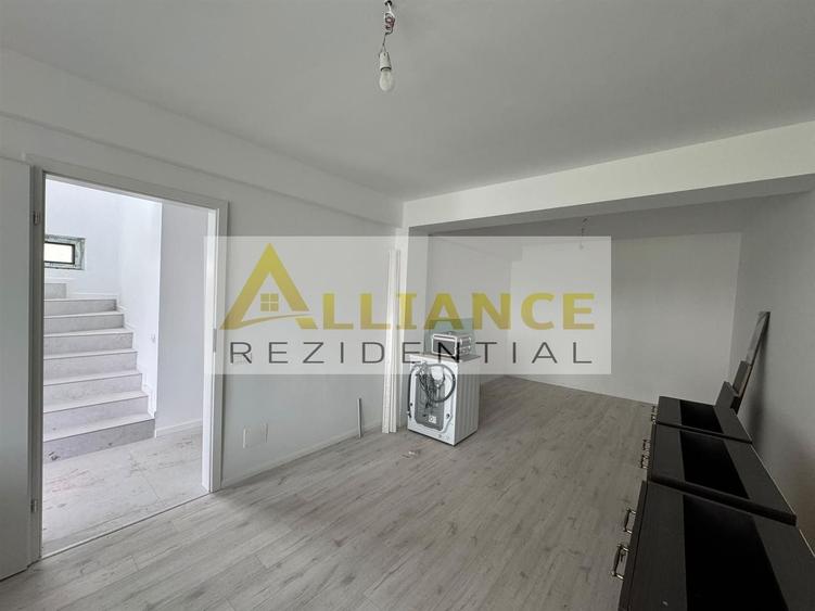 Duplex cu 4 camere decomandat cu Canalizare în Central